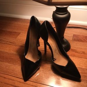Atmosphere black pumps